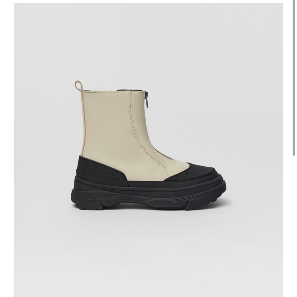 ✨SALE✨Zara zippered ankle boots ✨SALE✨ - Picture 2 of 6